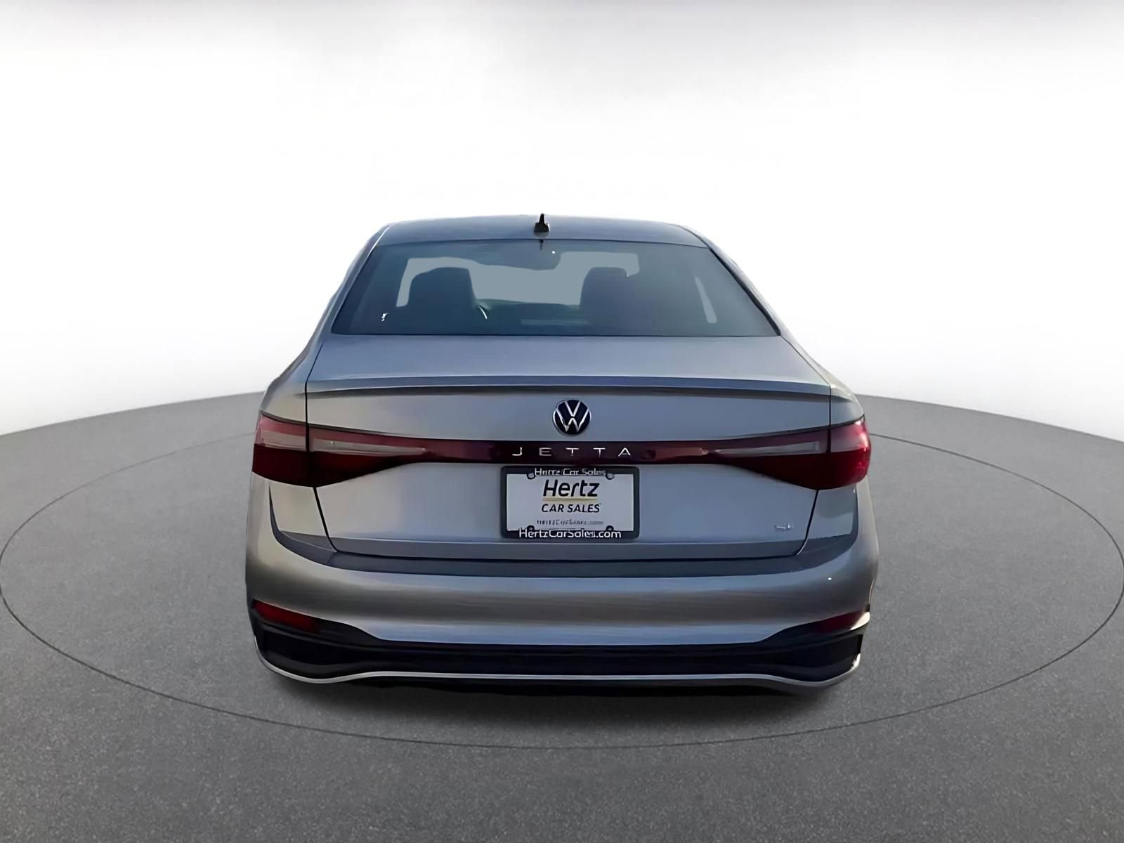 Used 2025 Volkswagen Jetta SE image 12