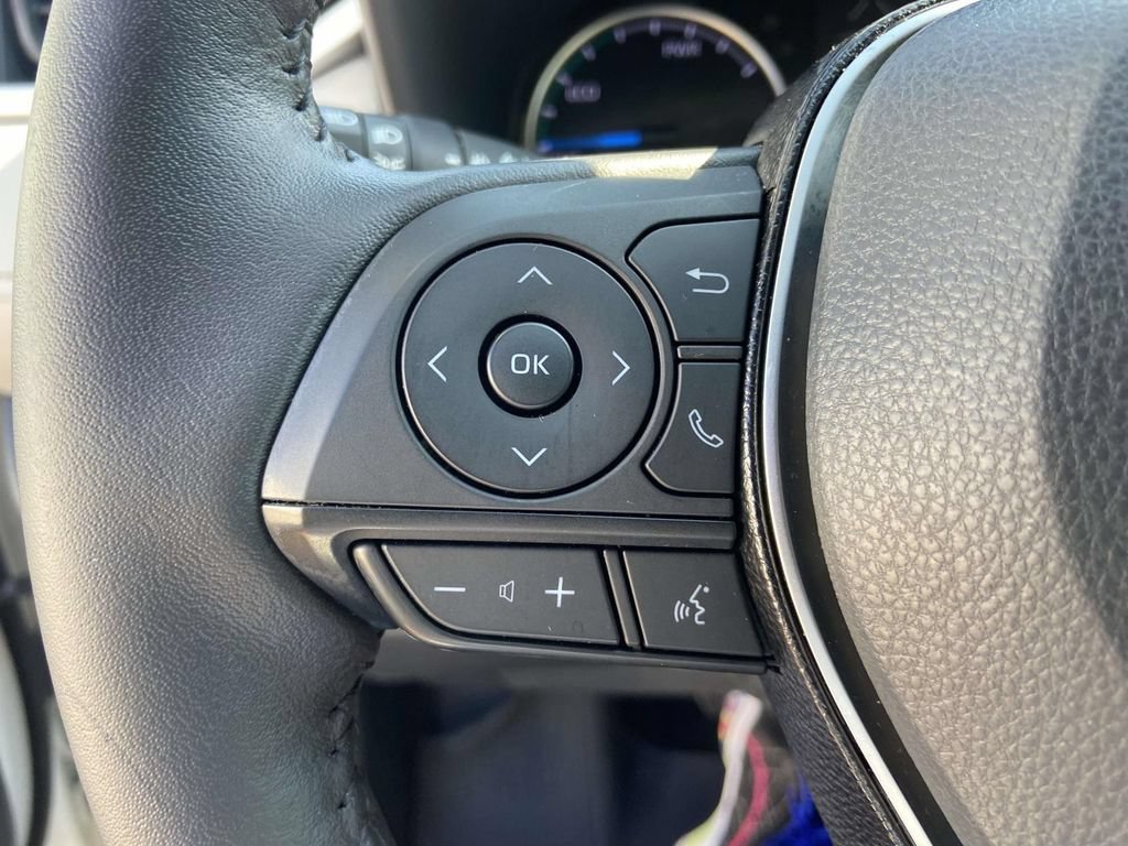 Used 2021 Toyota RAV4 XLE Premium AWD/4WD image 33