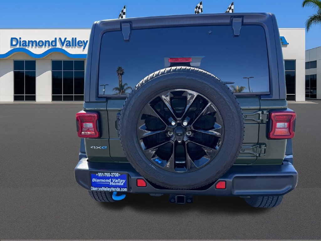 Used 2023 Jeep Wrangler Unlimited Sahara AWD/4WD image 5