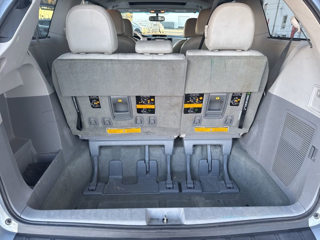Used 2012 Toyota Sienna XLE image 55