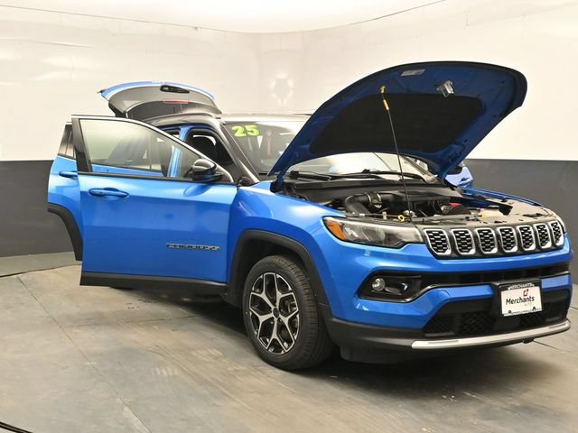 Used 2025 Jeep Compass Limited AWD/4WD image 37
