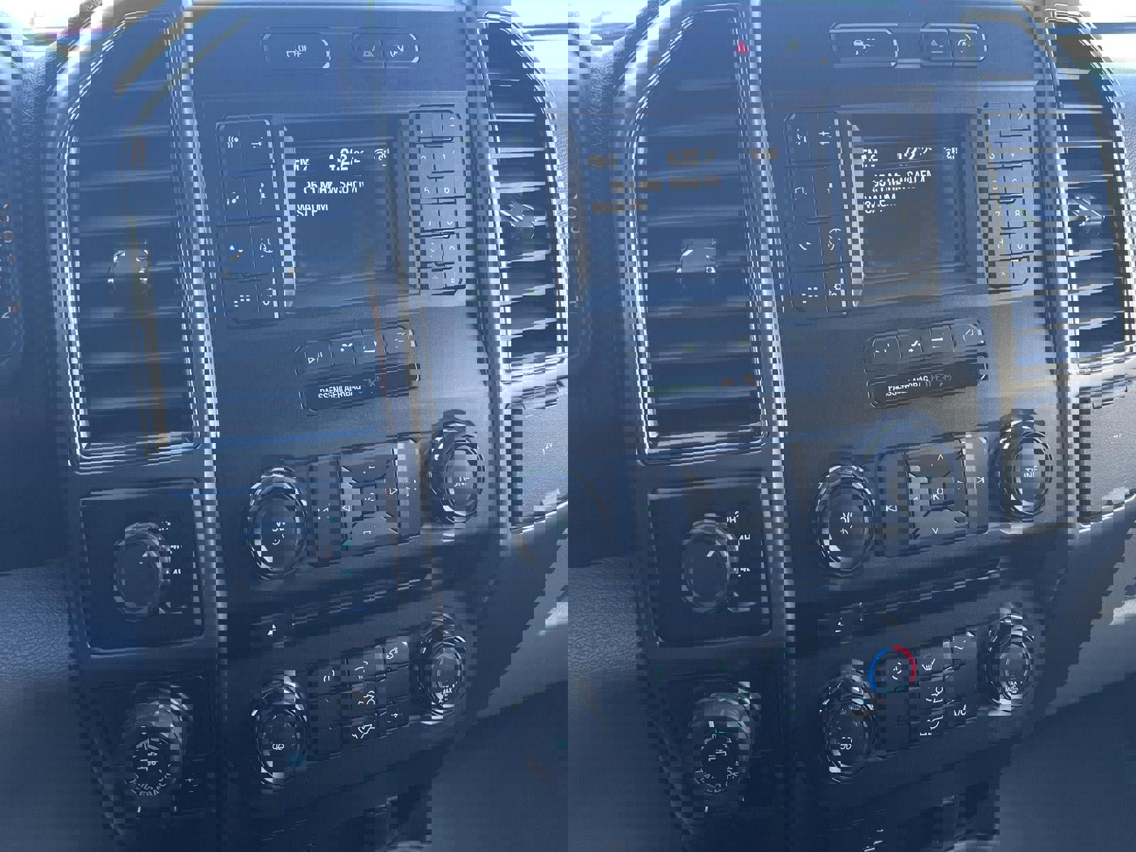 Used 2018 Ford F150 XLT w/ Trailer Tow Package image 19