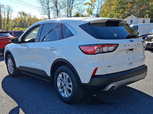 Used 2022 Ford Escape SE image 8