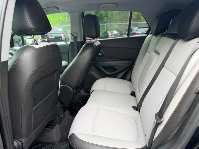 Used 2020 Chevrolet Trax LT w/ LT Convenience Package AWD/4WD image 25