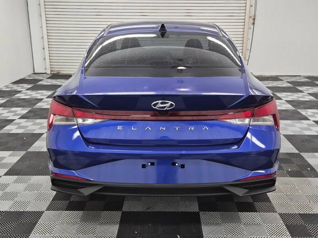 Used 2023 Hyundai Elantra SEL FWD image 5