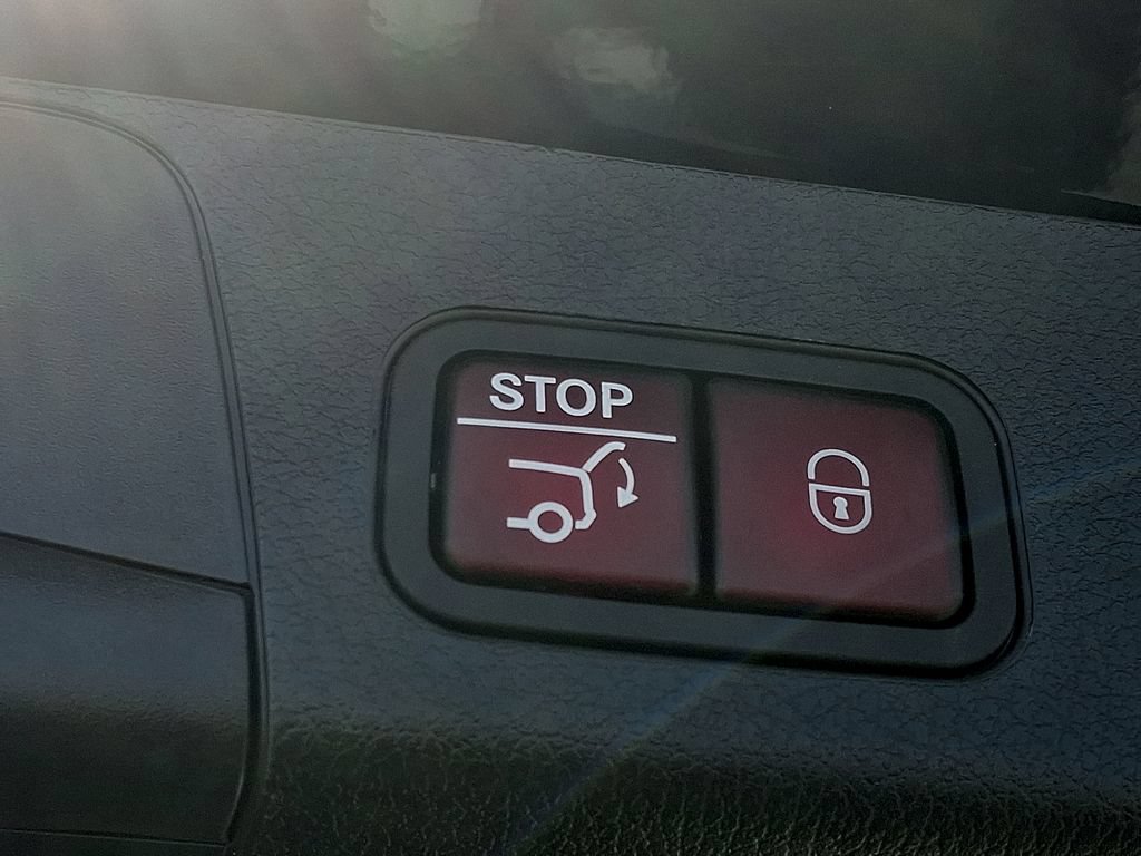 Used 2023 Mercedes-Benz GLB 250 4MATIC image 29