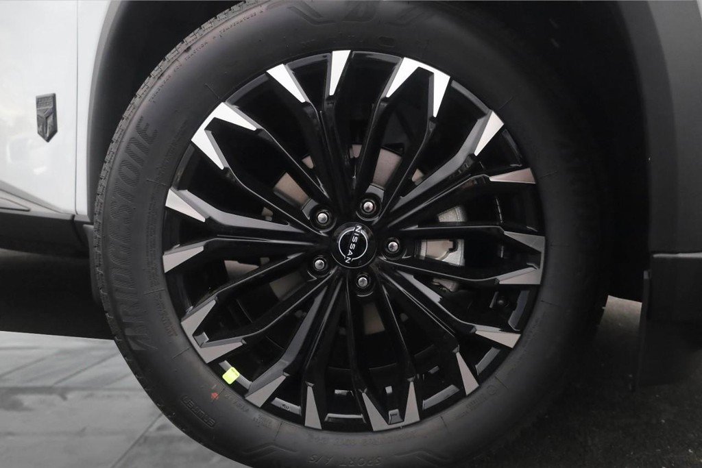 New 2026 Nissan Rogue SV AWD/4WD image 3
