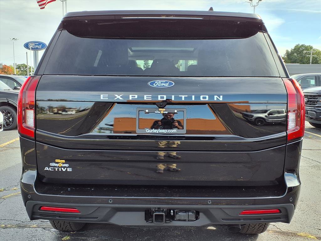 New 2025 Ford Expedition Active image 11