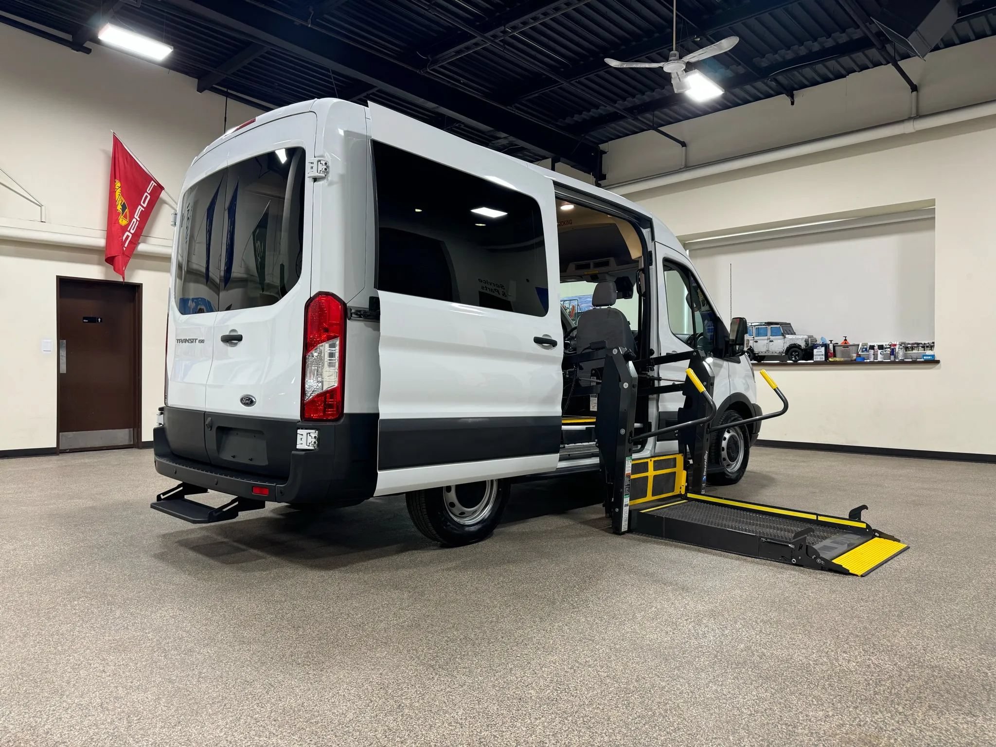 Used 2016 Ford Transit 150 130 Medium Roof RWD image 43