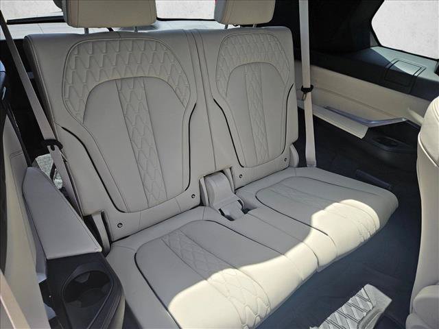 Used 2026 BMW X7 xDrive40i w/ Executive Package AWD/4WD image 21