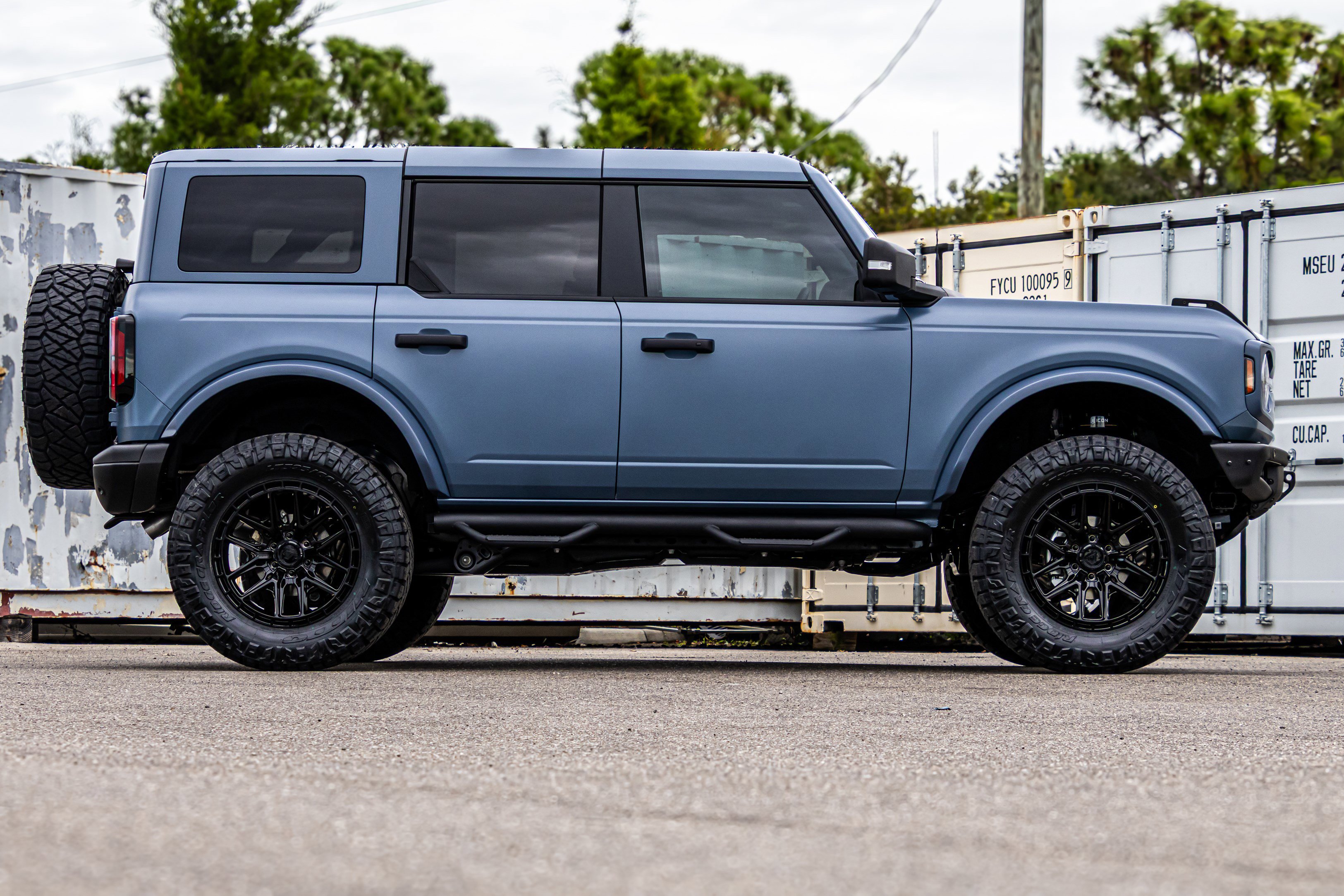 New 2025 Ford Bronco Badlands image 2