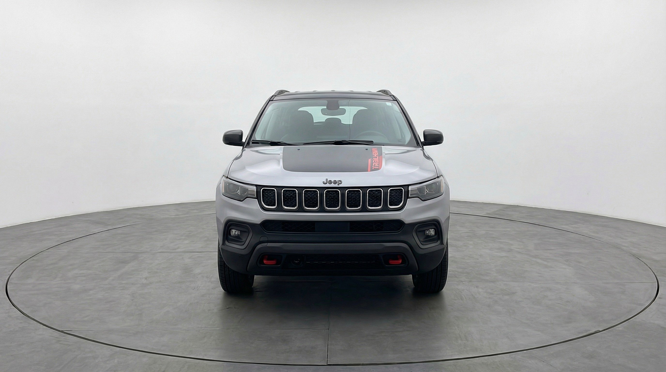 Used 2025 Jeep Compass Trailhawk image 2