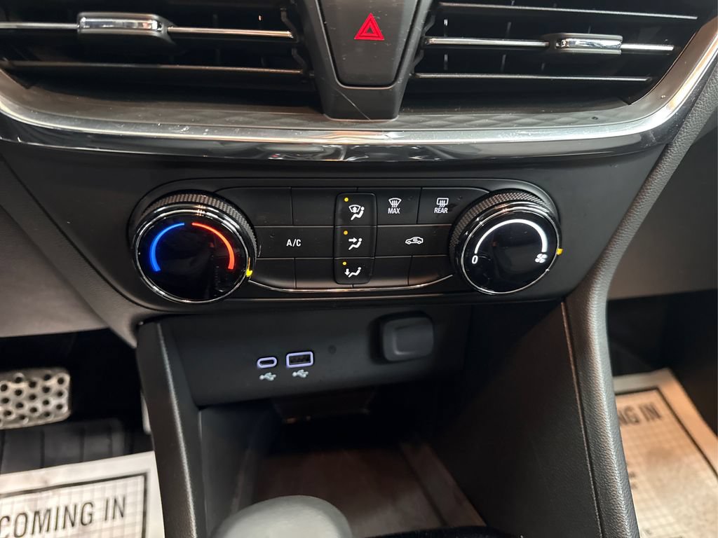New 2025 Buick Encore GX Preferred AWD/4WD image 32