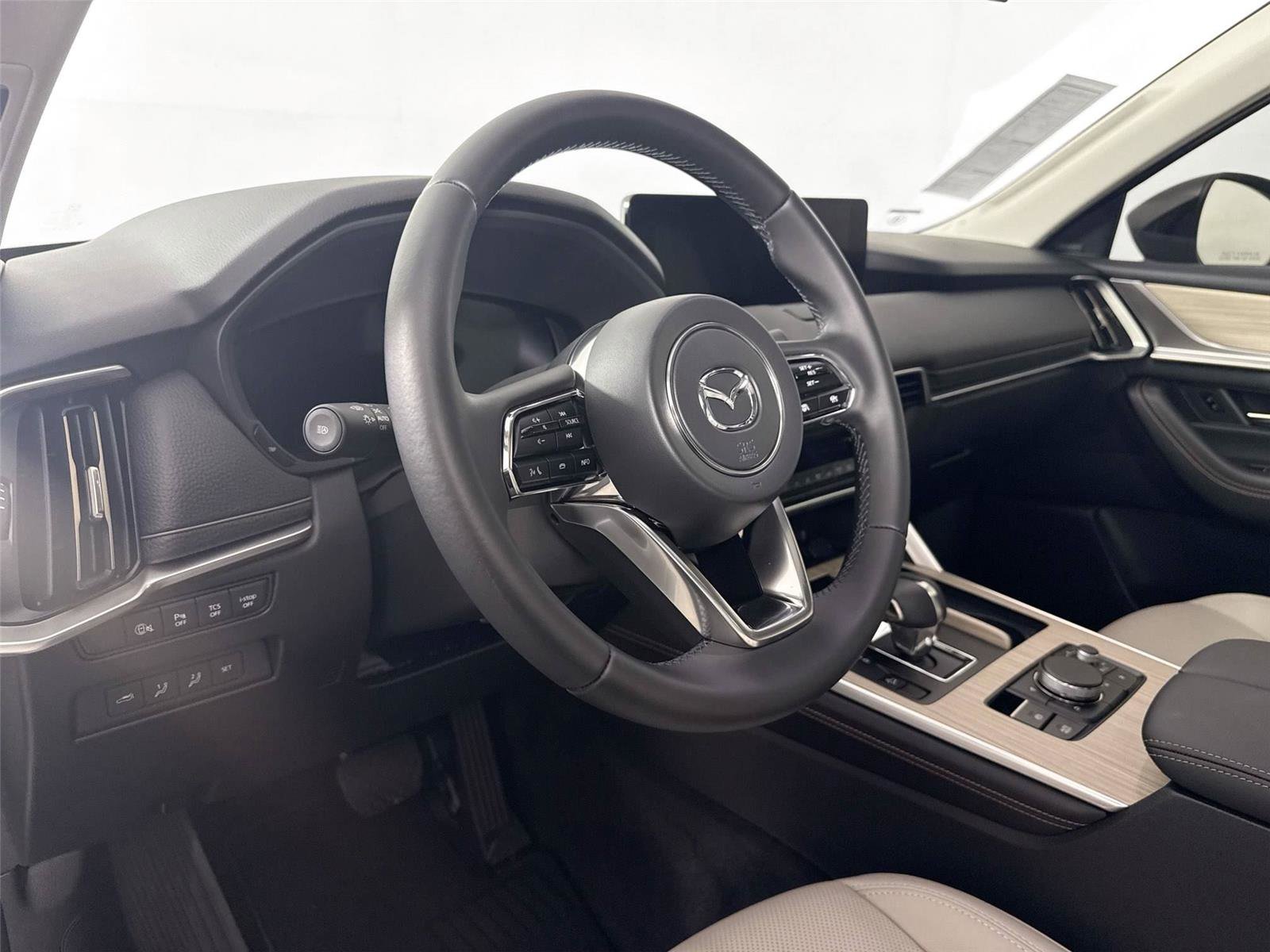 Certified 2025 MAZDA CX-70 3.3 Turbo w/ Premium Package image 13