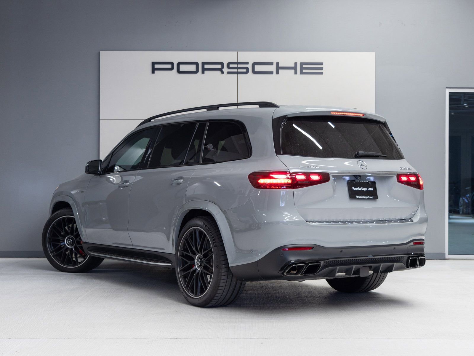 Used 2025 Mercedes-Benz GLS 63 AMG 4MATIC image 3