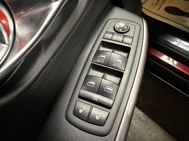 Used 2019 Jeep Cherokee Limited image 13