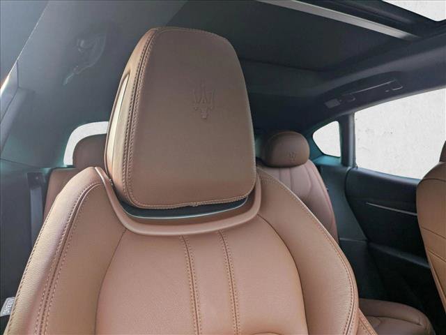 Used 2017 Maserati Levante S AWD/4WD image 14