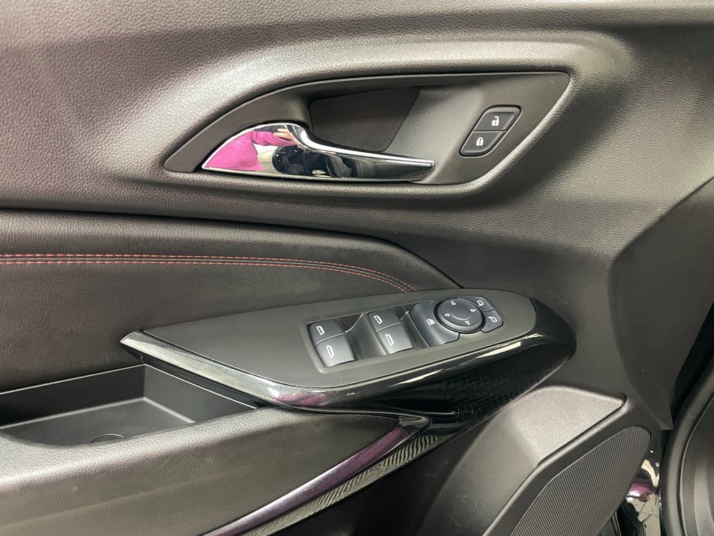 Certified 2025 Chevrolet Trax RS w/ Driver Confidence Package image 23