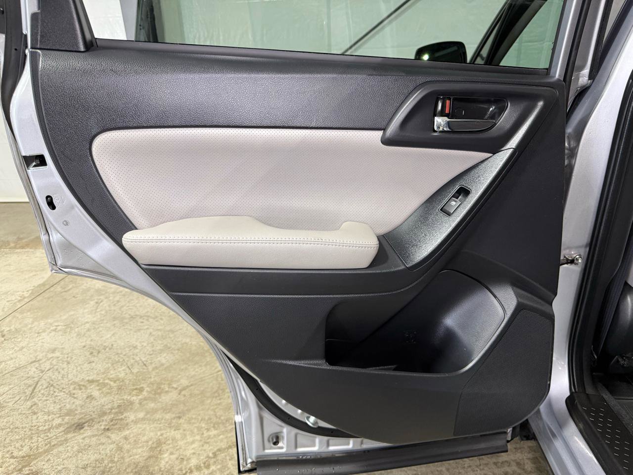 Used 2017 Subaru Forester 2.5i Limited image 35