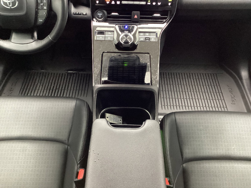 Used 2023 Toyota bZ4X Limited image 20