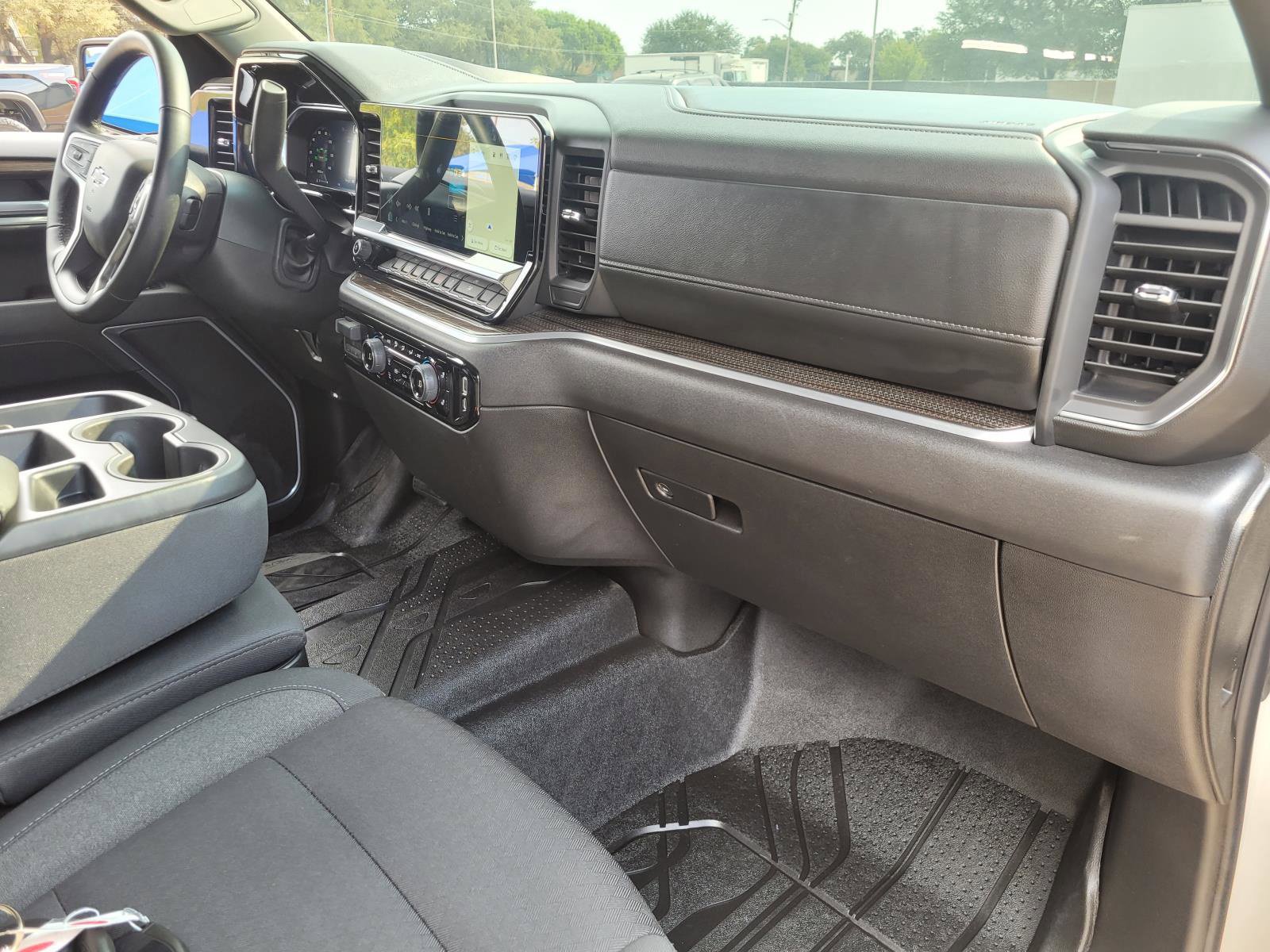Used 2026 Chevrolet Silverado 1500 RST w/ RST Select Package AWD/4WD image 7