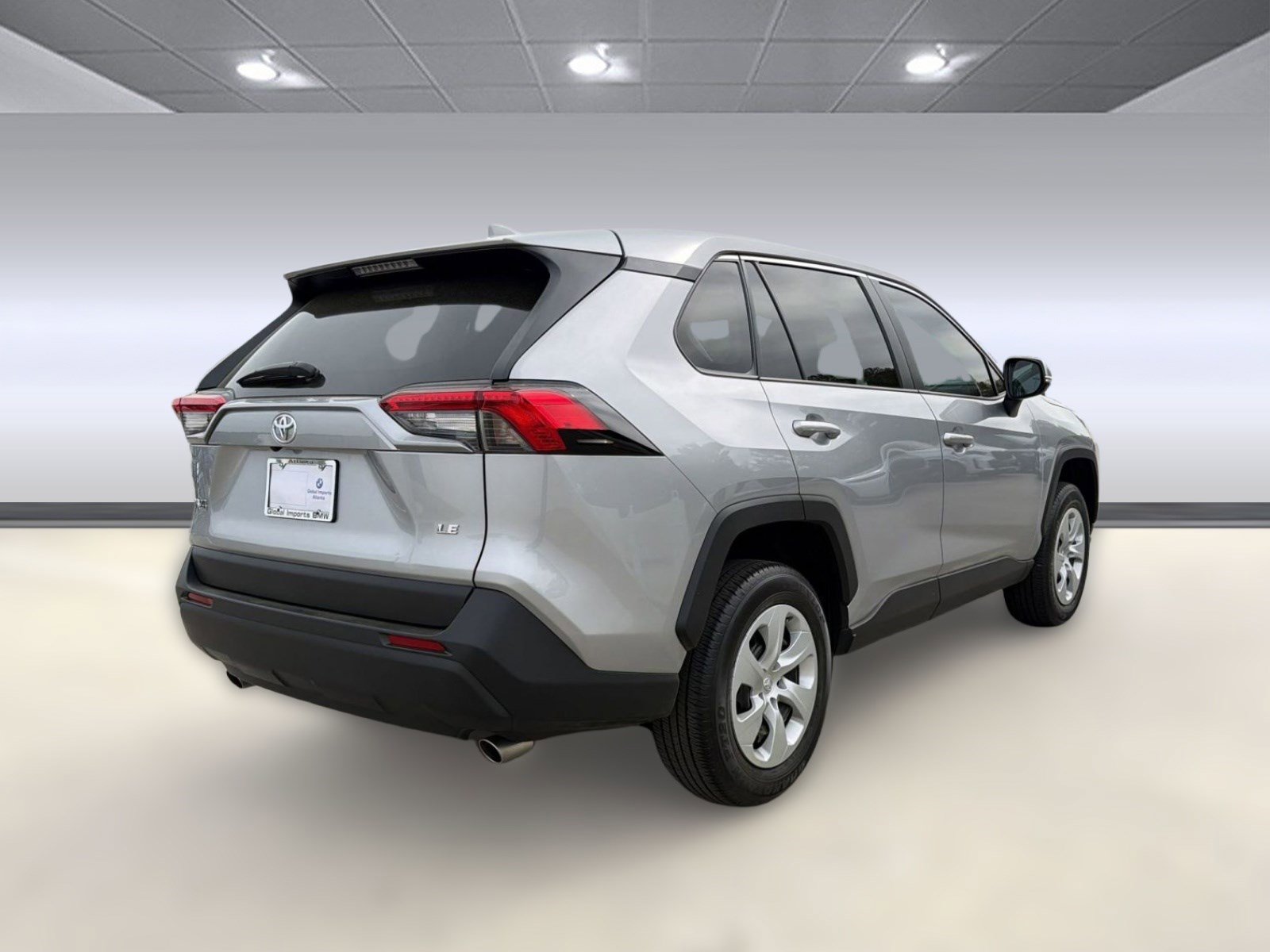 Used 2022 Toyota RAV4 LE image 8