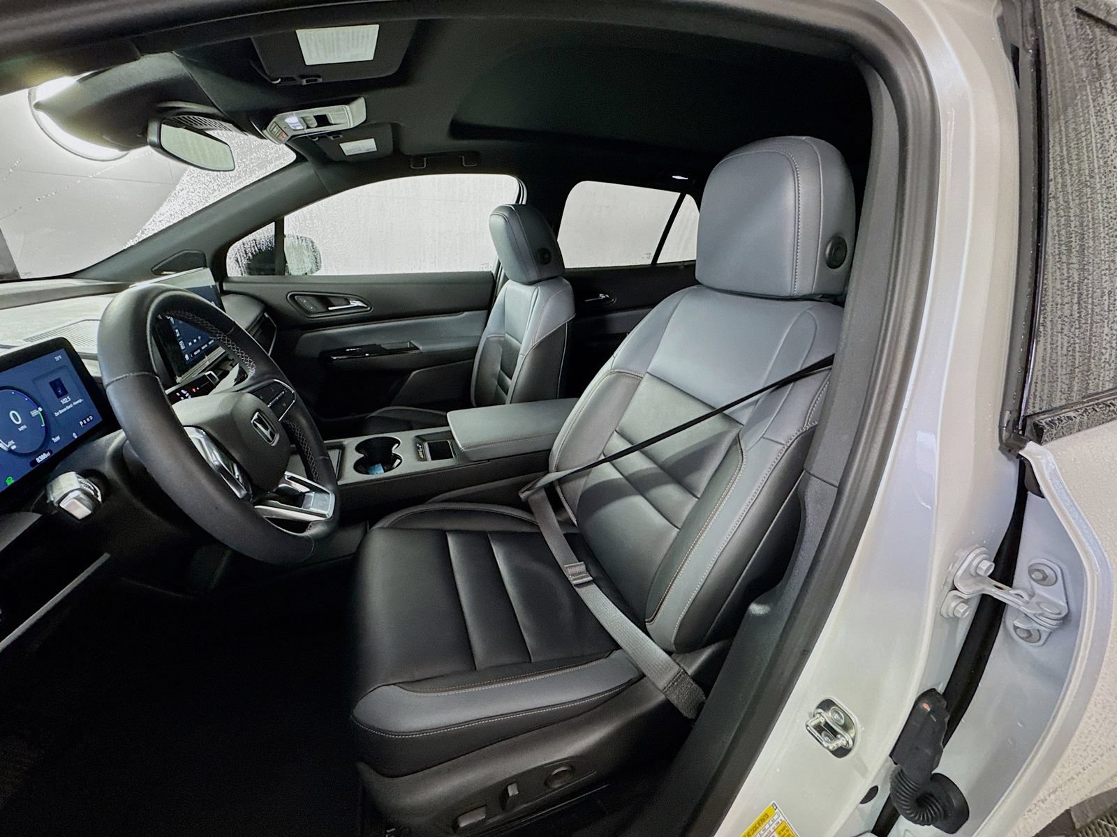 Used 2025 Honda Prologue Touring image 8