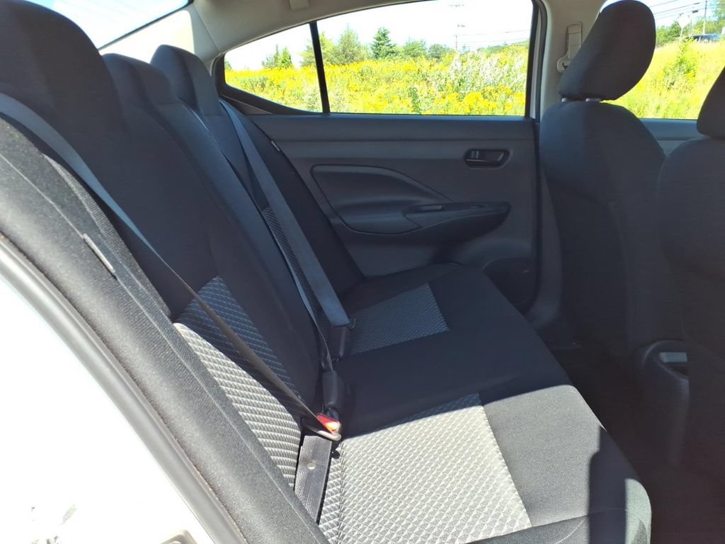Used 2022 Nissan Versa S FWD image 10