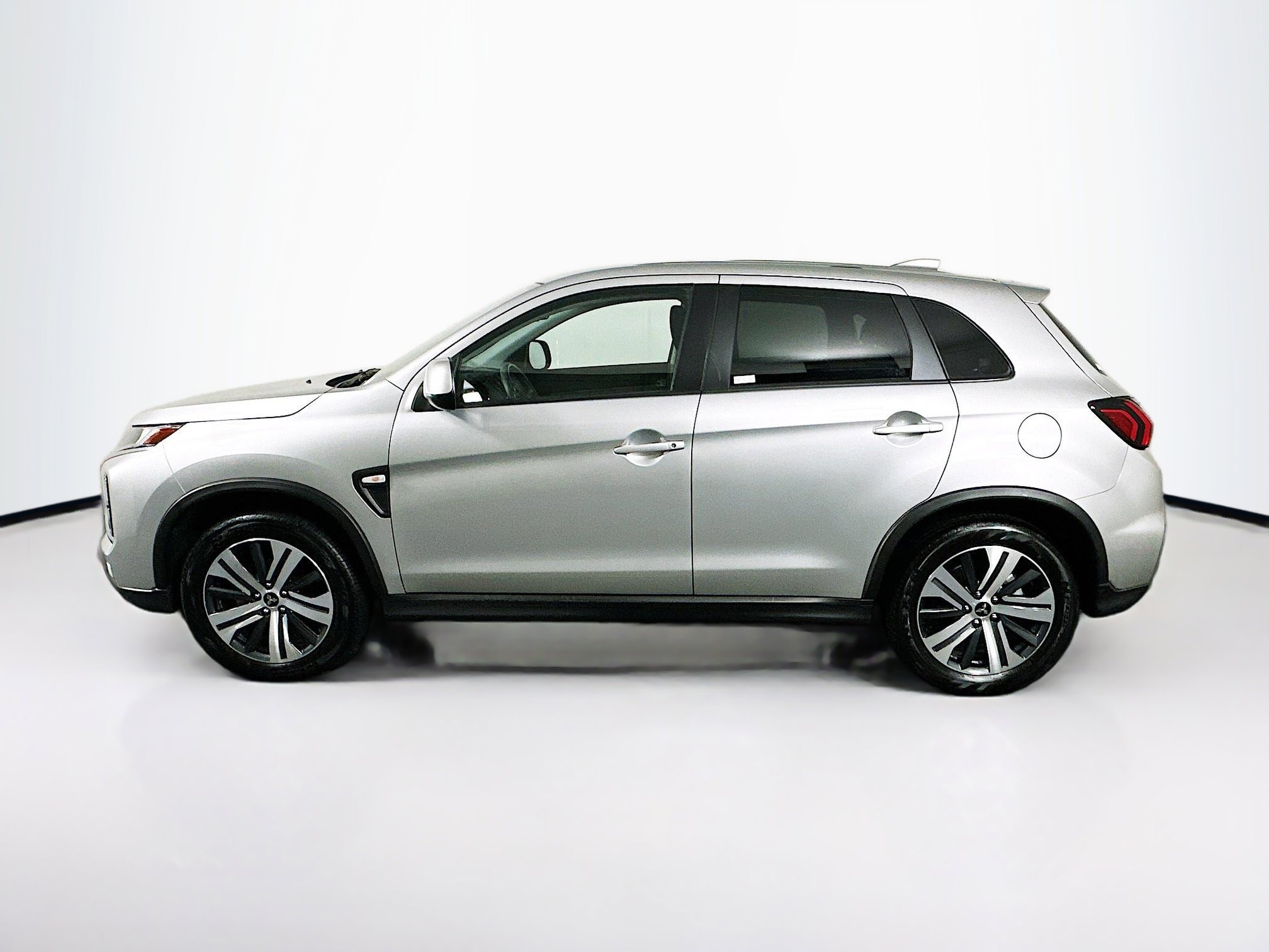 Used 2025 Mitsubishi Outlander Sport SE image 4