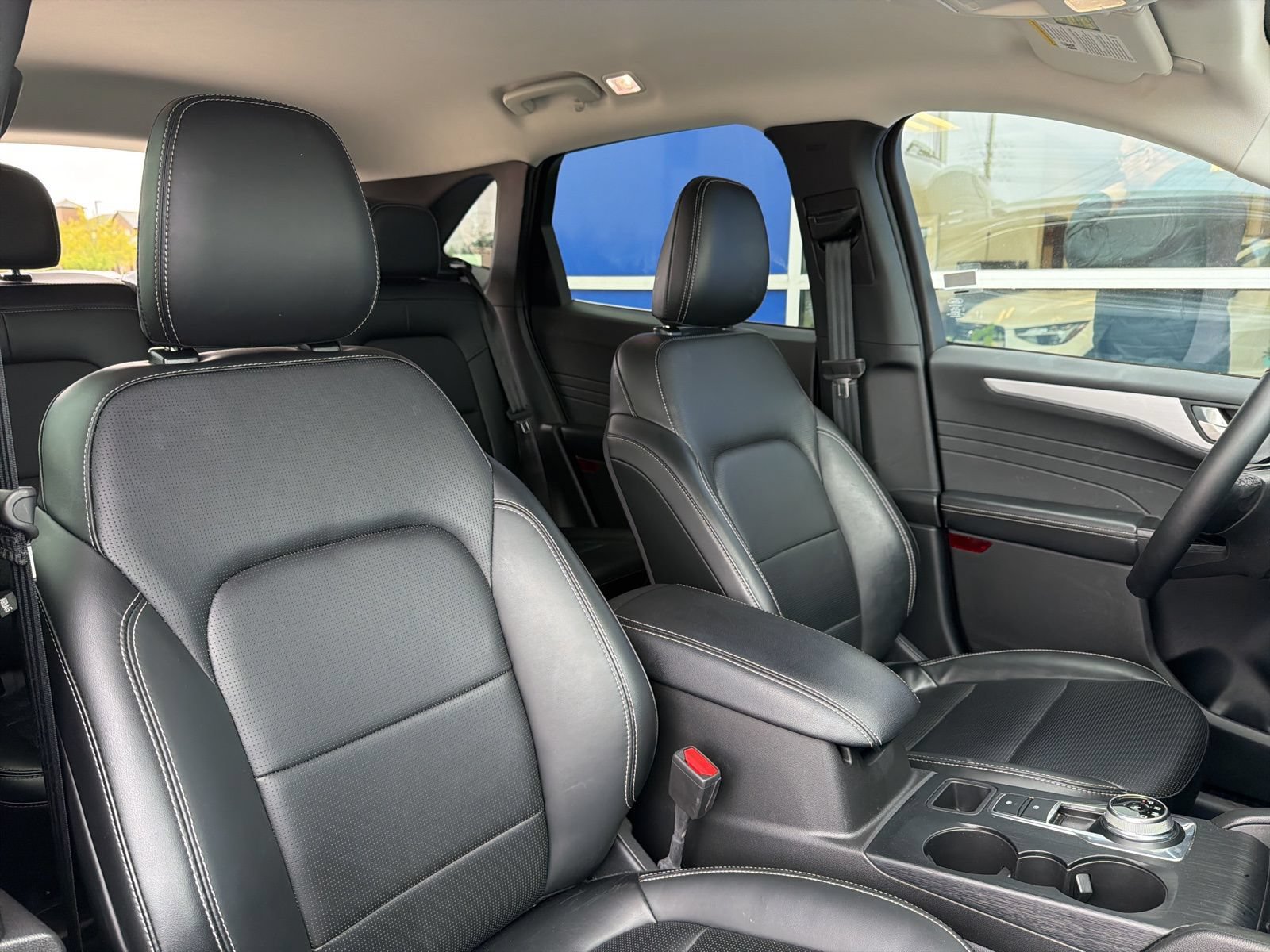 Used 2025 Ford Escape Platinum AWD/4WD image 27