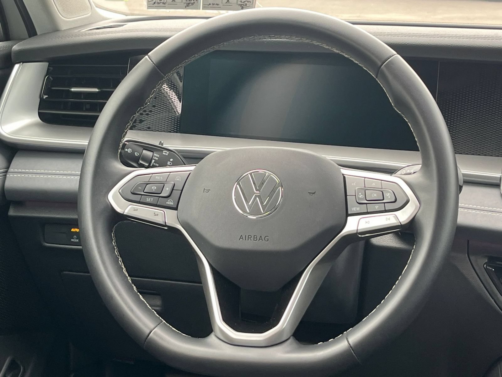 Used 2026 Volkswagen Tiguan SE AWD/4WD image 25