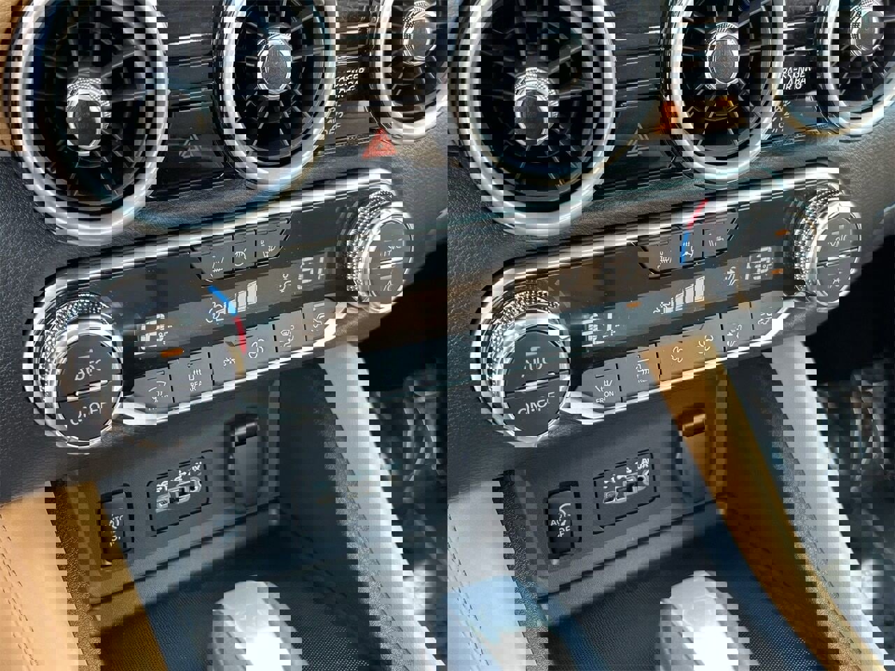 New 2025 Nissan Sentra SV w/ SV Premium Package image 27