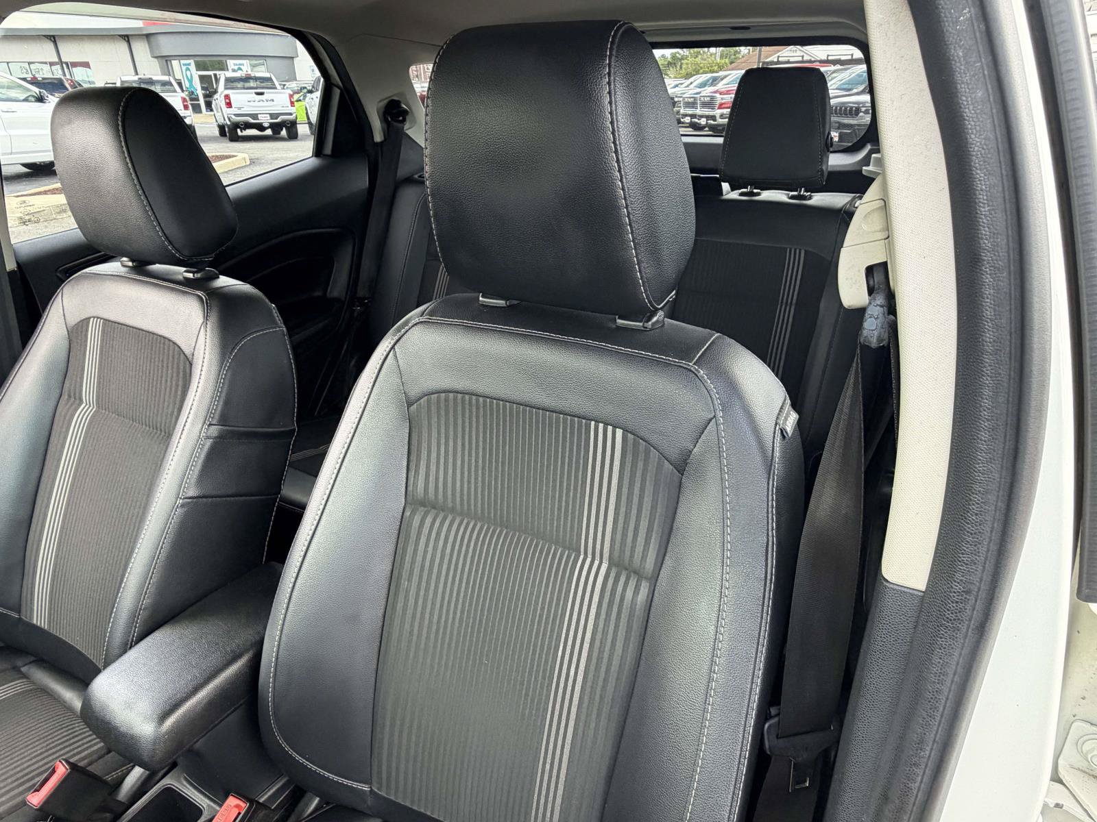 Used 2020 Ford EcoSport SES w/ SES Black Appearance Package AWD/4WD image 27