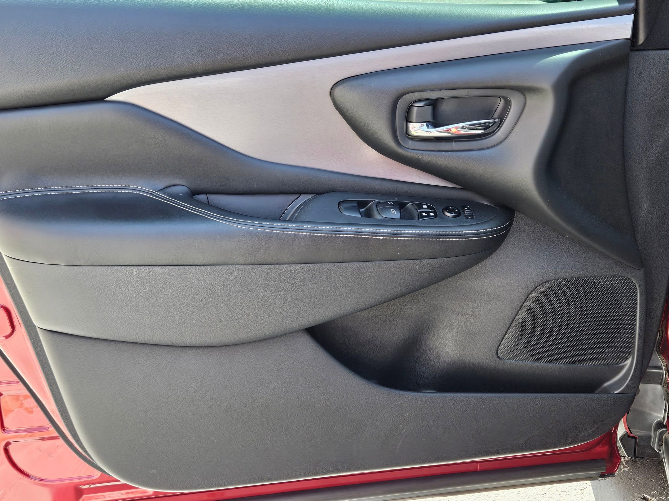 Used 2019 Nissan Murano SV w/ Premium Package image 17