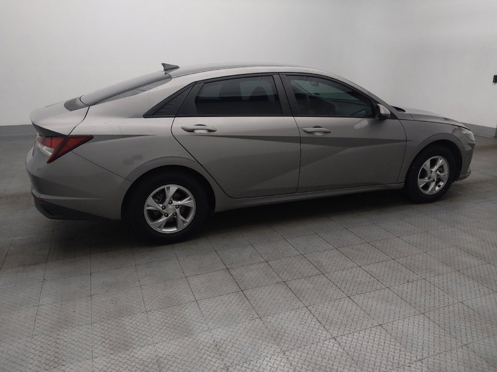 Used 2021 Hyundai Elantra SE image 10