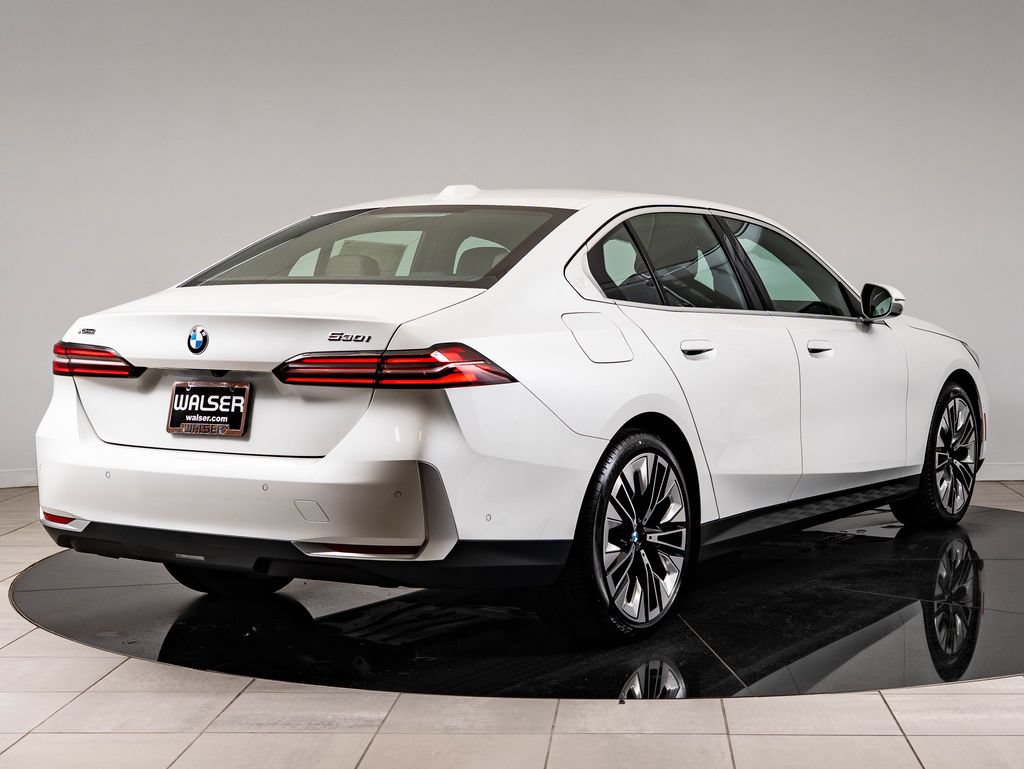 New 2027 BMW 530i xDrive w/ Premium Package AWD/4WD image 10