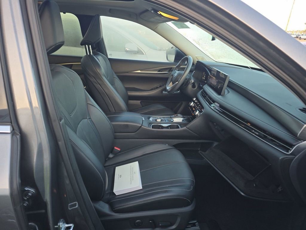 Used 2023 INFINITI QX60 Luxe w/ Performance Audio Package image 11