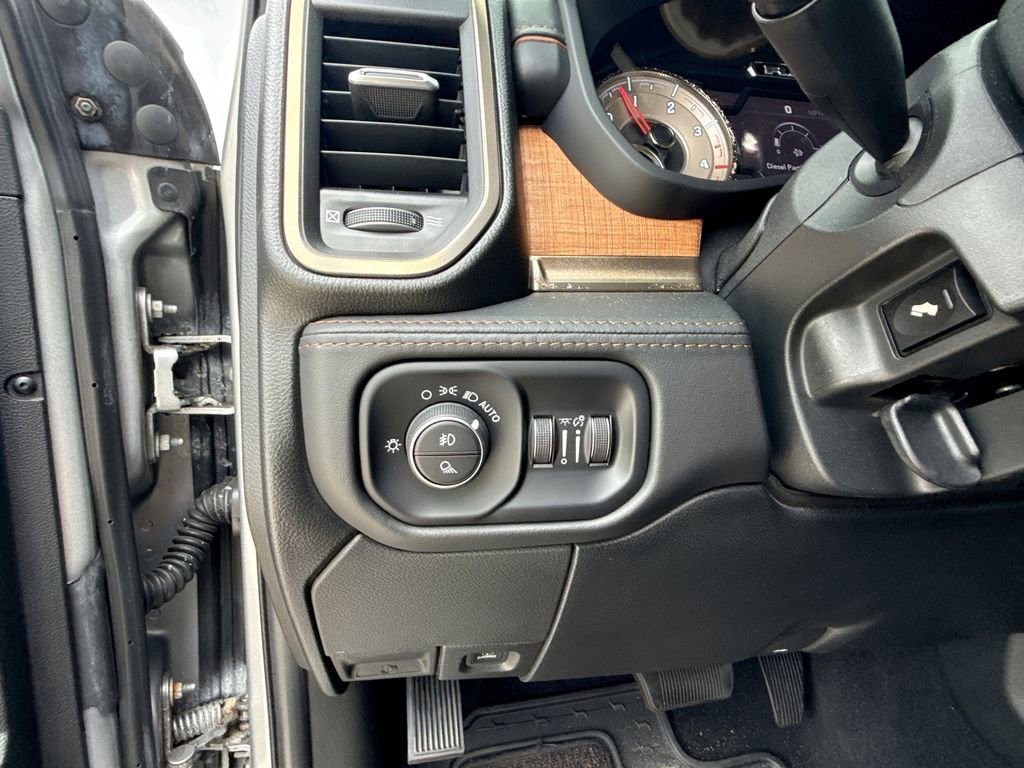 Used 2021 RAM 3500 Limited AWD/4WD image 27