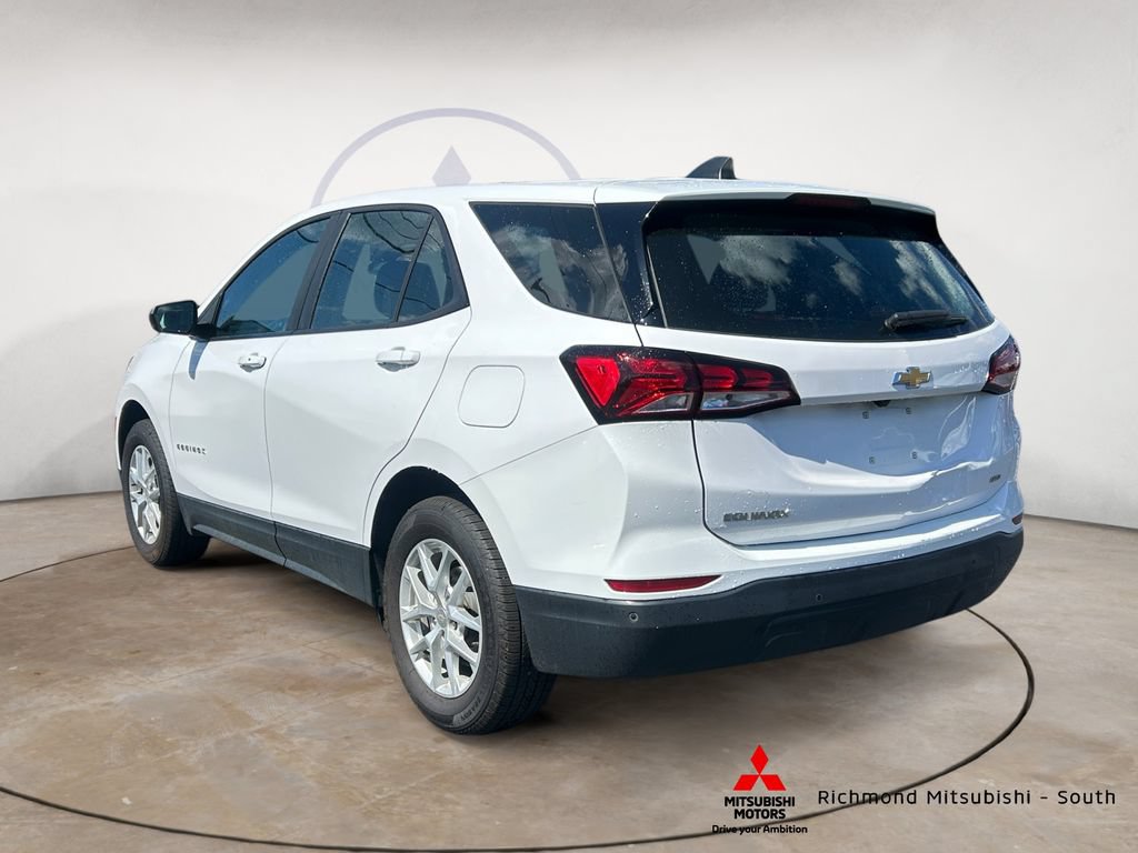 Used 2023 Chevrolet Equinox LS AWD/4WD image 5