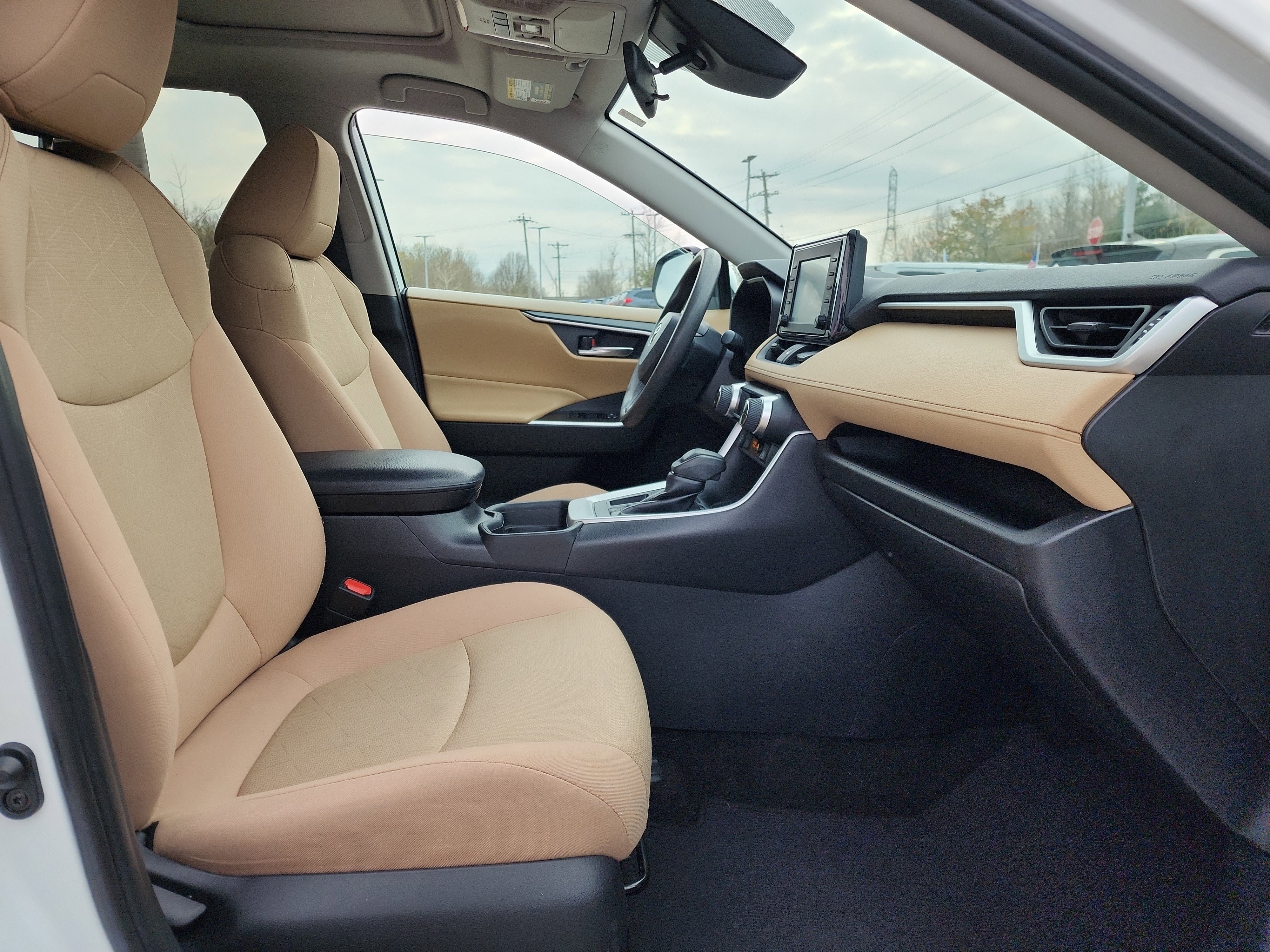 Used 2019 Toyota RAV4 XLE image 15