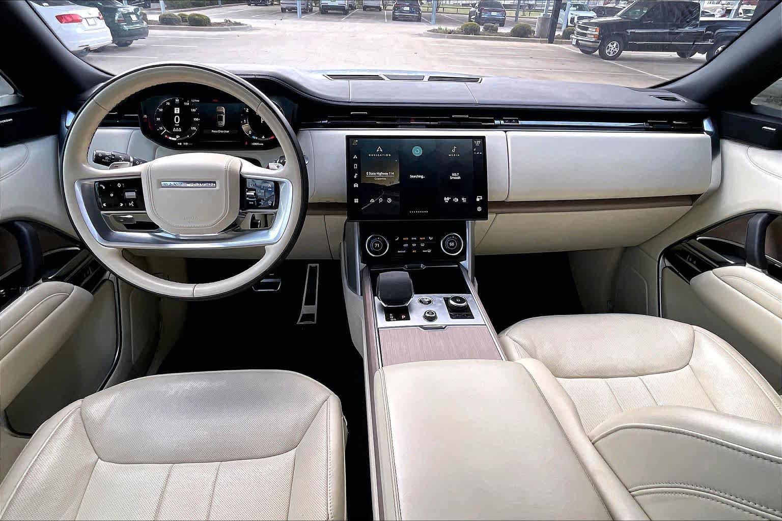 Used 2023 Land Rover Range Rover SE image 16