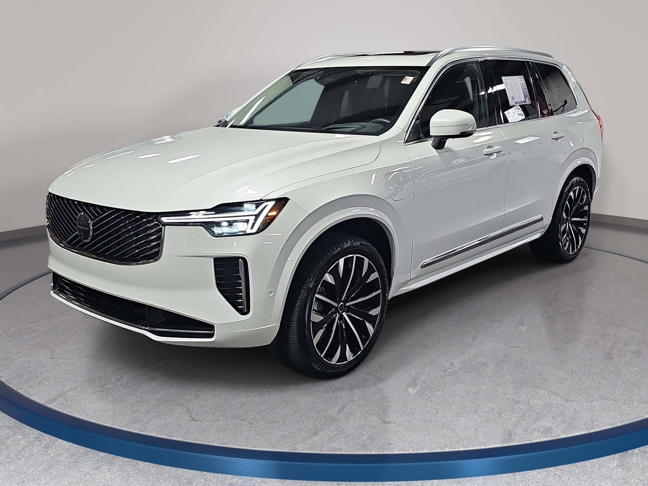 Used 2025 Volvo XC90 T8 Ultra w/ Protection Package Premier image 1