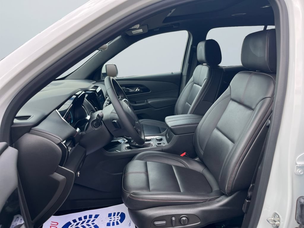 Used 2023 Chevrolet Traverse RS w/ LPO, Floor Liner Package AWD/4WD image 9