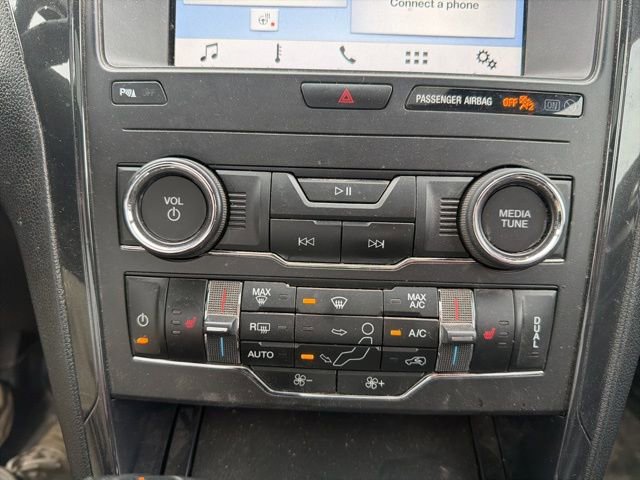 Used 2018 Ford Explorer XLT w/ Equipment Group 202A image 29