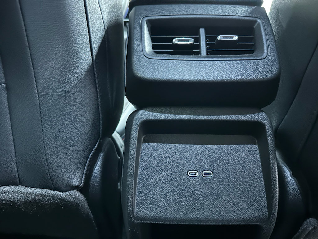 Certified 2024 Chevrolet Equinox EV RS FWD image 19