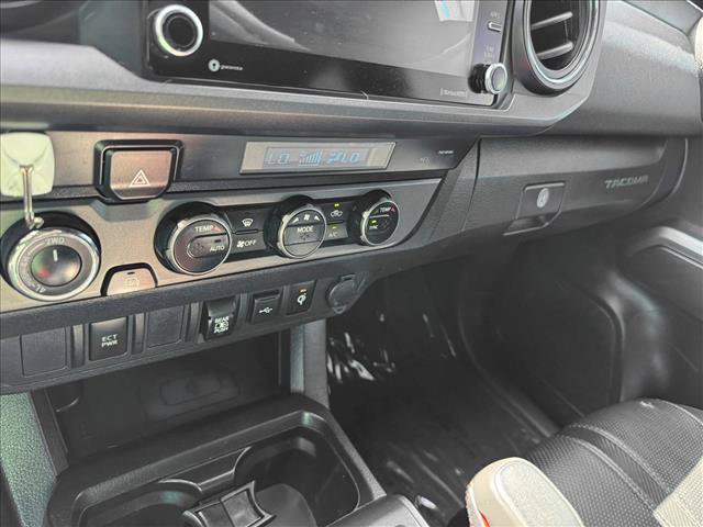 Certified 2021 Toyota Tacoma TRD Off-Road AWD/4WD image 15