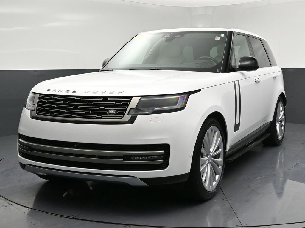 Used 2024 Land Rover Range Rover SE image 3