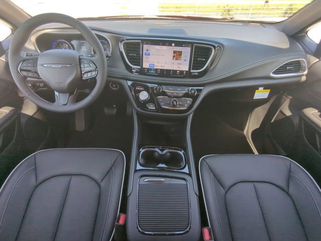 New 2027 Chrysler Pacifica Limited FWD image 19