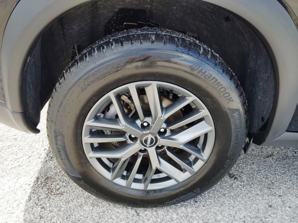 Used 2023 Nissan Rogue S image 10