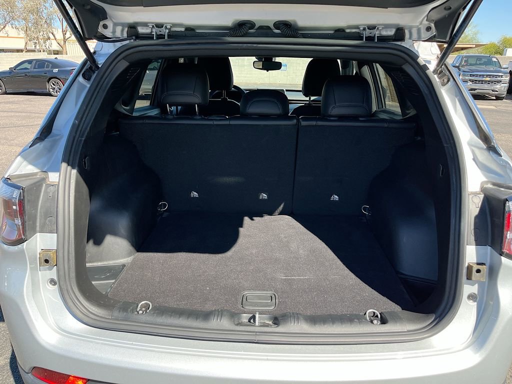 Used 2025 Jeep Compass Latitude image 24